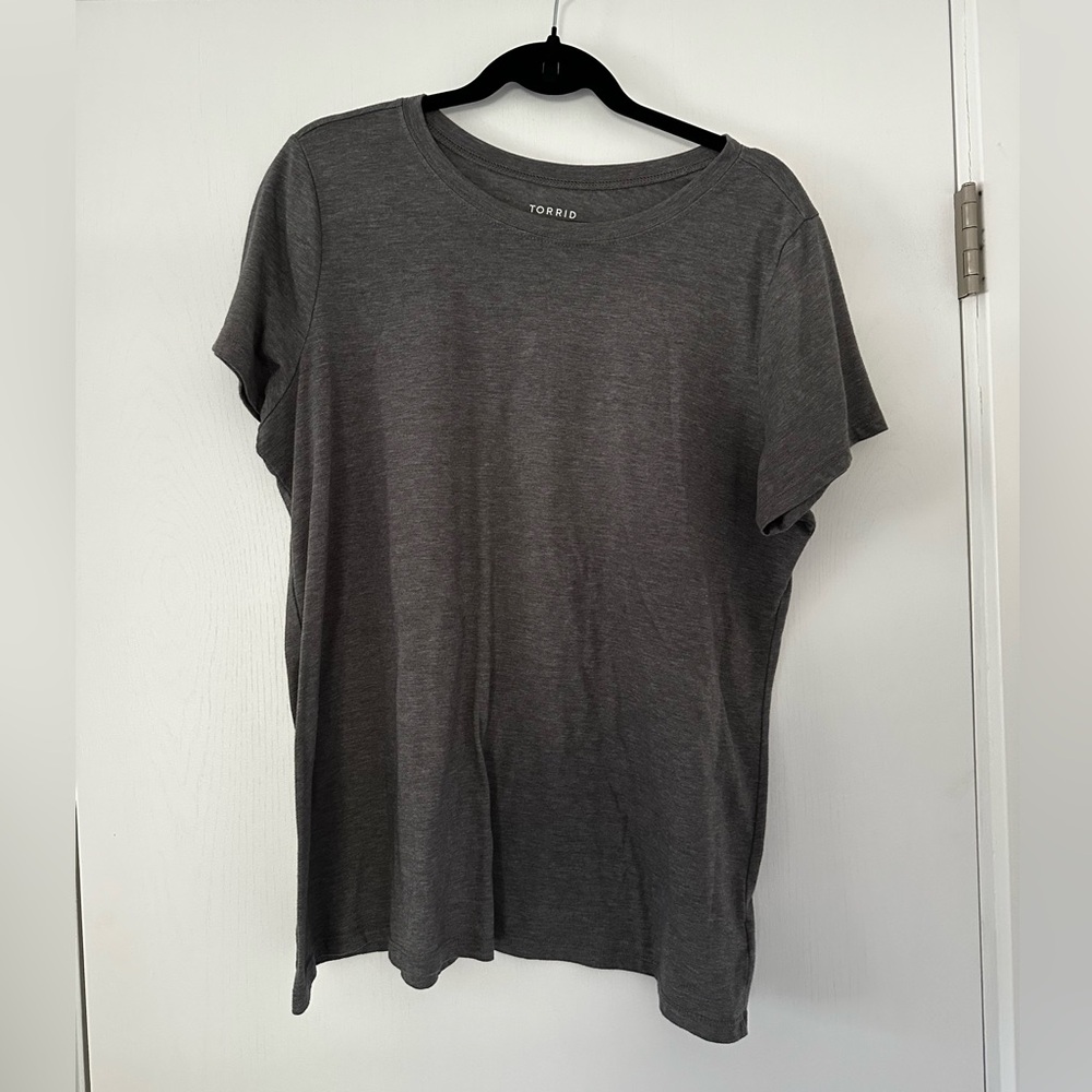 Torrid Women’s Gray Classic Fit Tee size XL